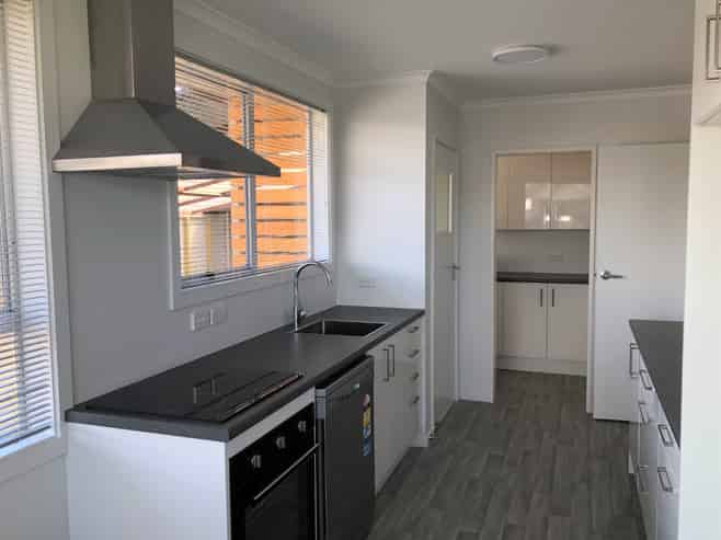8 Buick Street, Redwoodtown