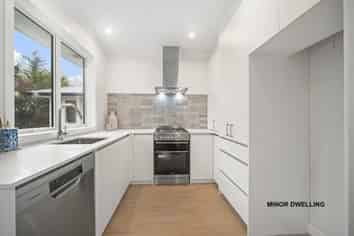 1/122A Monument Road, Clevedon