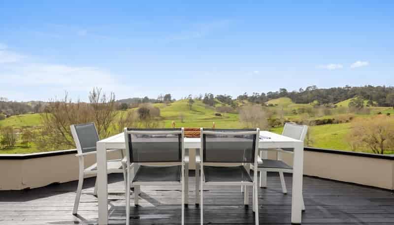 31 Frost Road, Waitoki