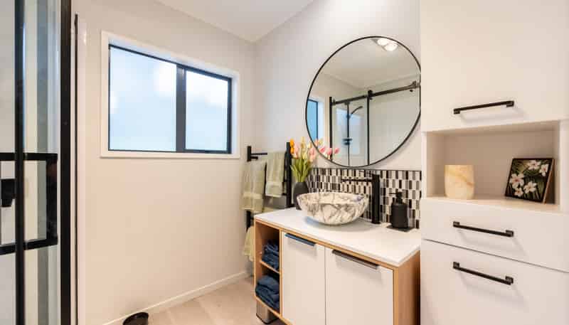 31 Frost Road, Waitoki