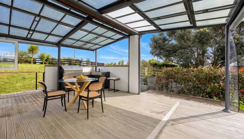 31 Frost Road, Waitoki