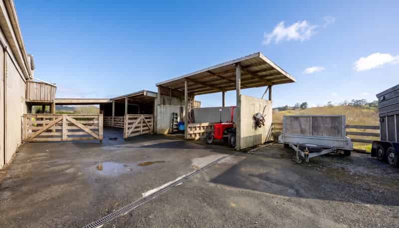 31 Frost Road, Waitoki