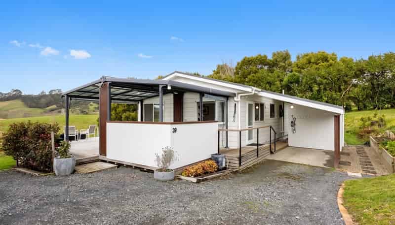 31 Frost Road, Waitoki