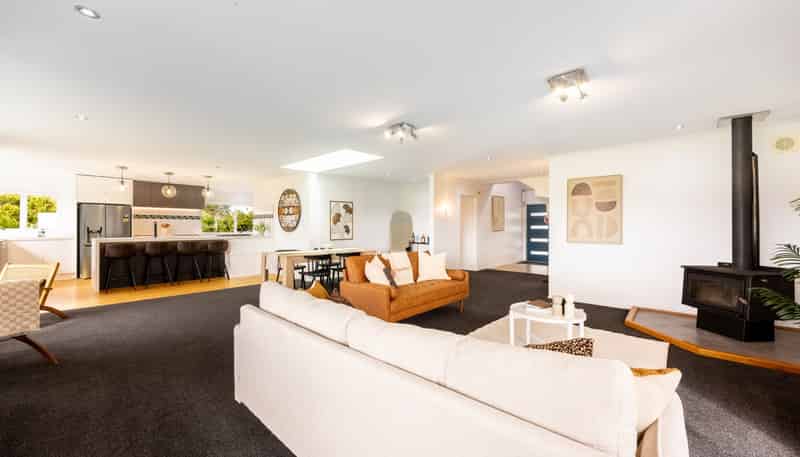31 Frost Road, Waitoki