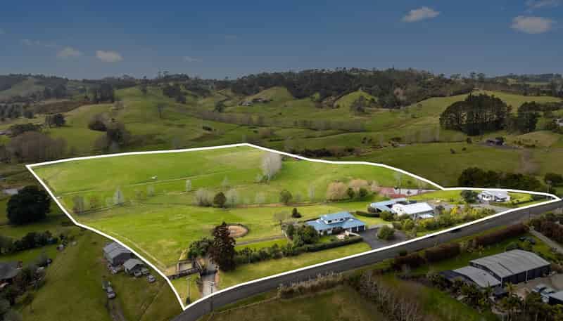 31 Frost Road, Waitoki