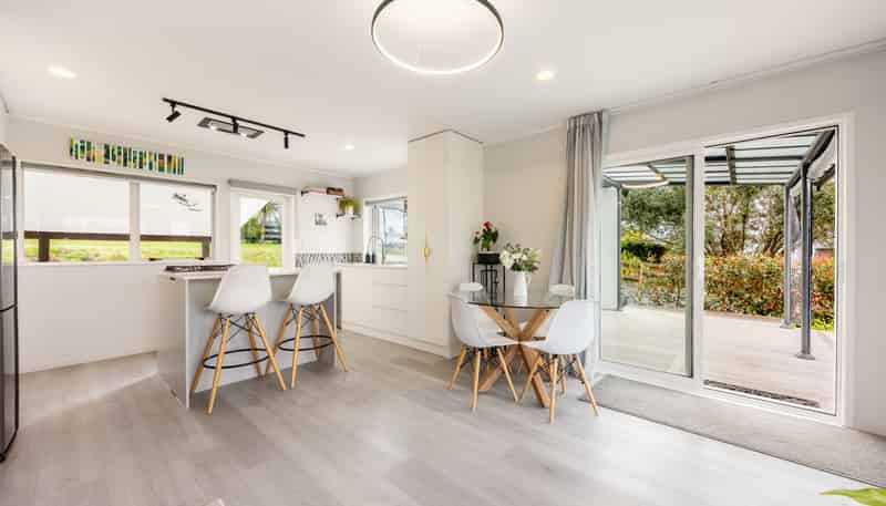 31 Frost Road, Waitoki