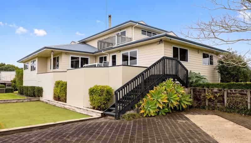 31 Frost Road, Waitoki