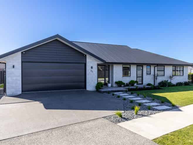 33 Nikau Drive, Redwoodtown