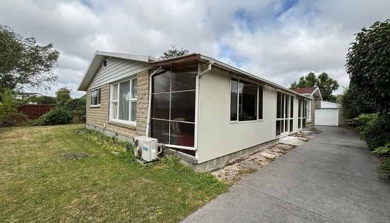 31 Deepdale Street, Burnside