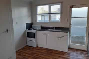 2/15 Worcester Street, West End