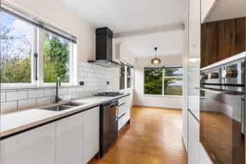 60 Hilling Street, Titirangi