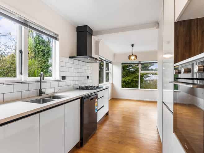 60 Hilling Street, Titirangi
