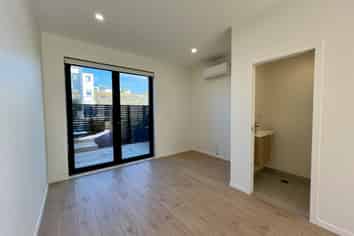2/21 Makomako Drive, Orewa