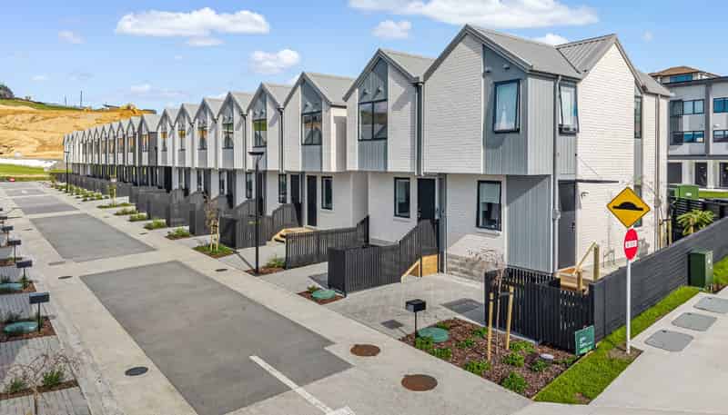 2/21 Makomako Drive, Orewa
