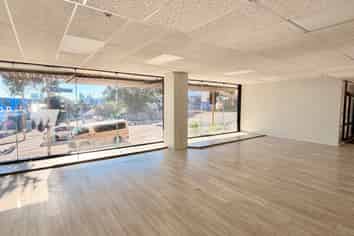 High-Exposure Retail - Newton Road