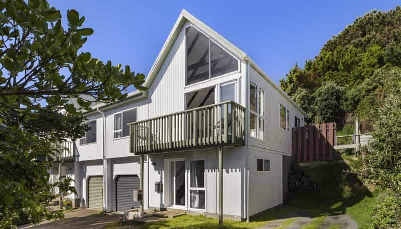 10 Linwood Way, Island Bay
