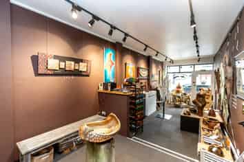 All-Inclusive Retail/Commercial Studio
