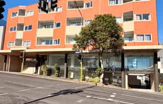600sqm Newton Road Showroom