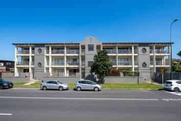 205/75 Michael Jones Drive, Flat Bush