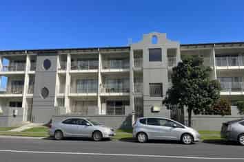 205/75 Michael Jones Drive, Flat Bush