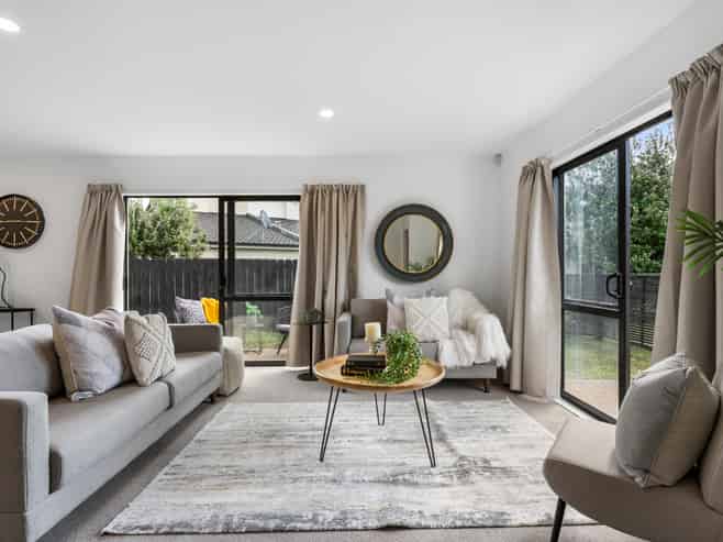 8 Bunker Rise, Golflands