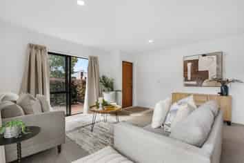8 Bunker Rise, Golflands