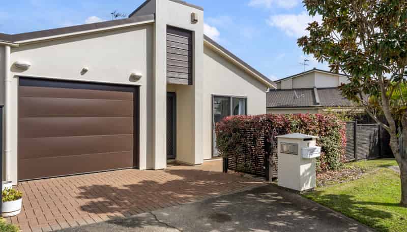 8 Bunker Rise, Golflands