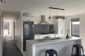 24 Guillaume Street, Chartwell