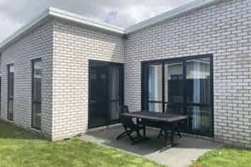24 Guillaume Street, Chartwell