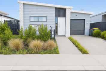 24 Guillaume Street, Chartwell
