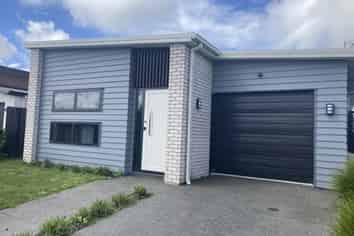 24 Guillaume Street, Chartwell