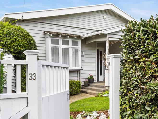 33 Normans Hill Road, Onehunga