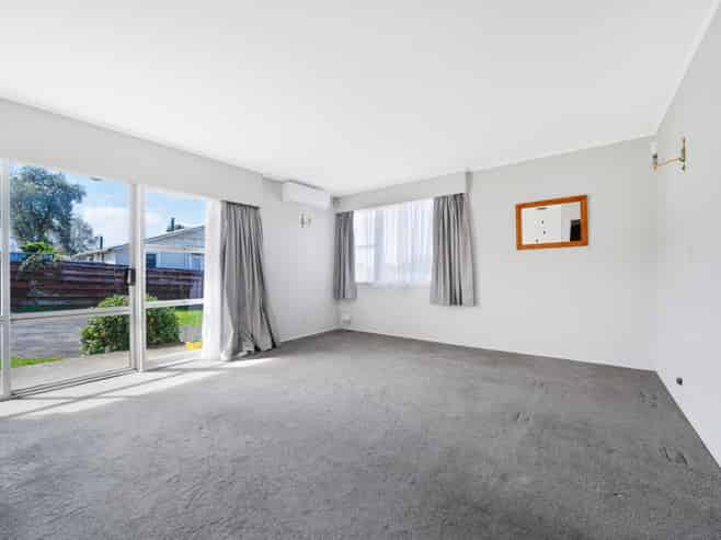 2/15 Hillside Road, Papatoetoe