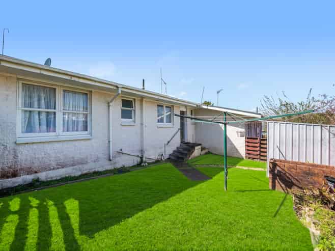2/15 Hillside Road, Papatoetoe