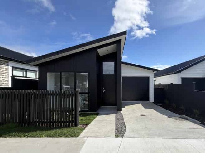 384 Te Taruna Drive, Milldale