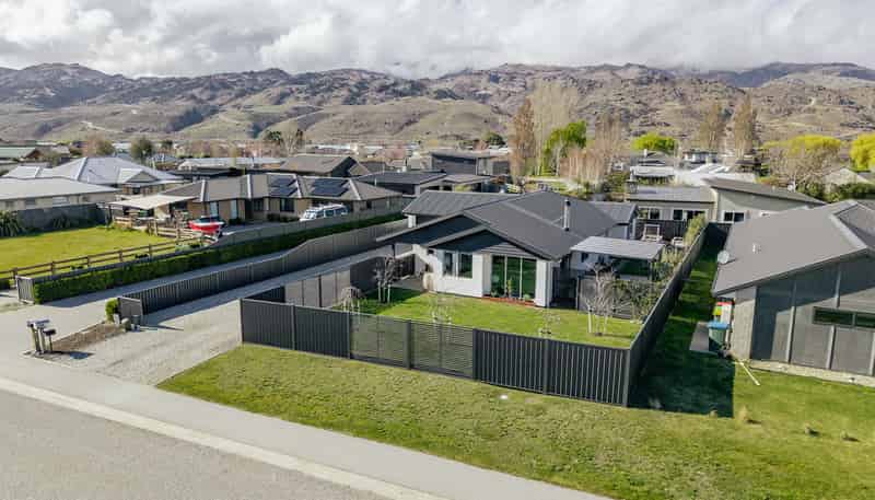 72 Stratford Drive, Mount Pisa, Cromwell