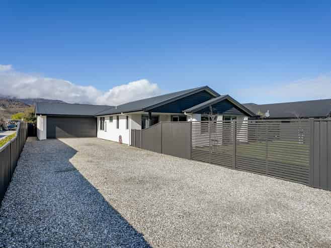 72 Stratford Drive, Mount Pisa, Cromwell