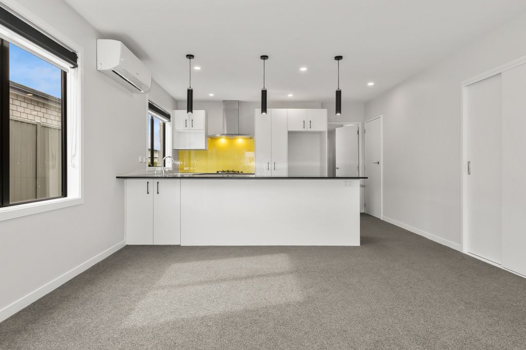 Single level living in popular Kenepuru 3