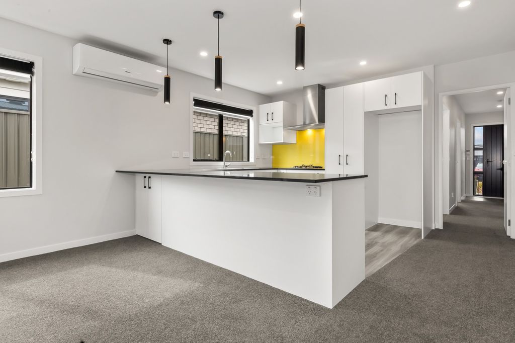Single level living in popular Kenepuru 4