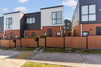 18 Treeline Lane, Flat Bush