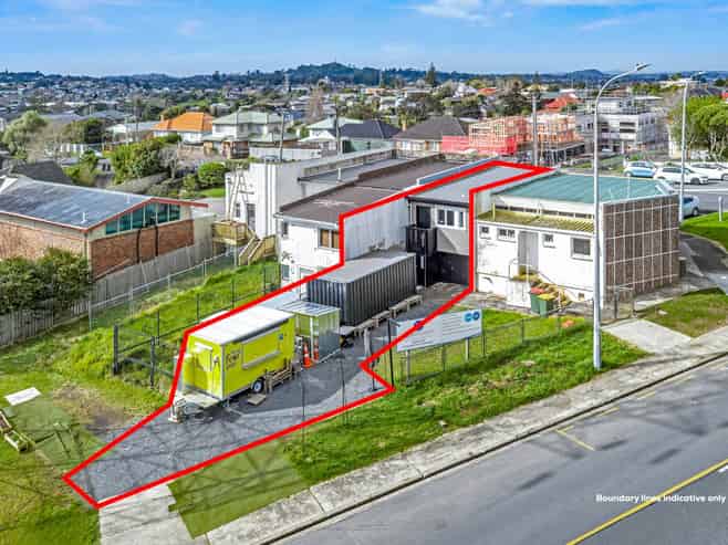 FREEHOLD RETAIL INVESTMENT IN MT ROSKILL
