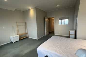 Room 1/ 27 Pitt Street, North Dunedin