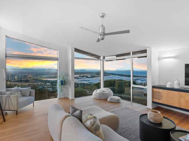 13 Cirrus Lane, Redcliffs
