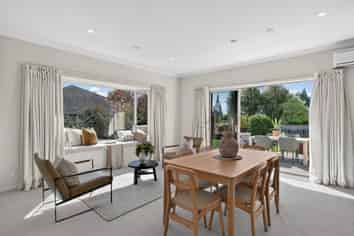 6 Ladbrook Lane, Richmond