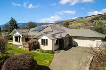 6 Ladbrook Lane, Richmond