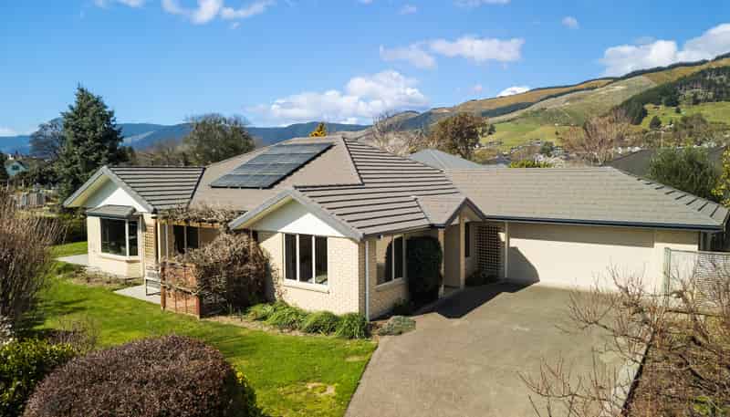 6 Ladbrook Lane, Richmond