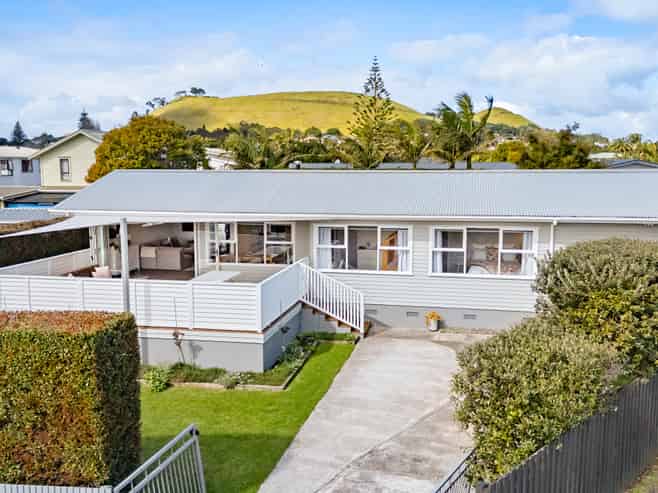 28 Lindis Place, Mangere Bridge