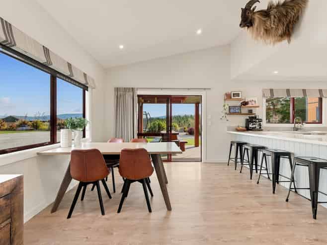 94 Hillview Road, Alexandra