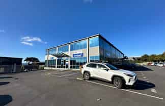 Rosebank Road Office Opportunity - 20% less than market rent