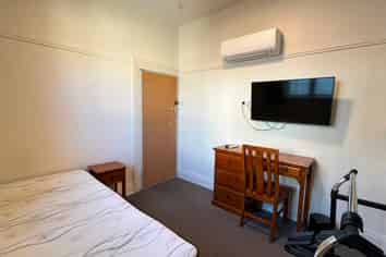 Room 3/ 9  Union Street, North Dunedin